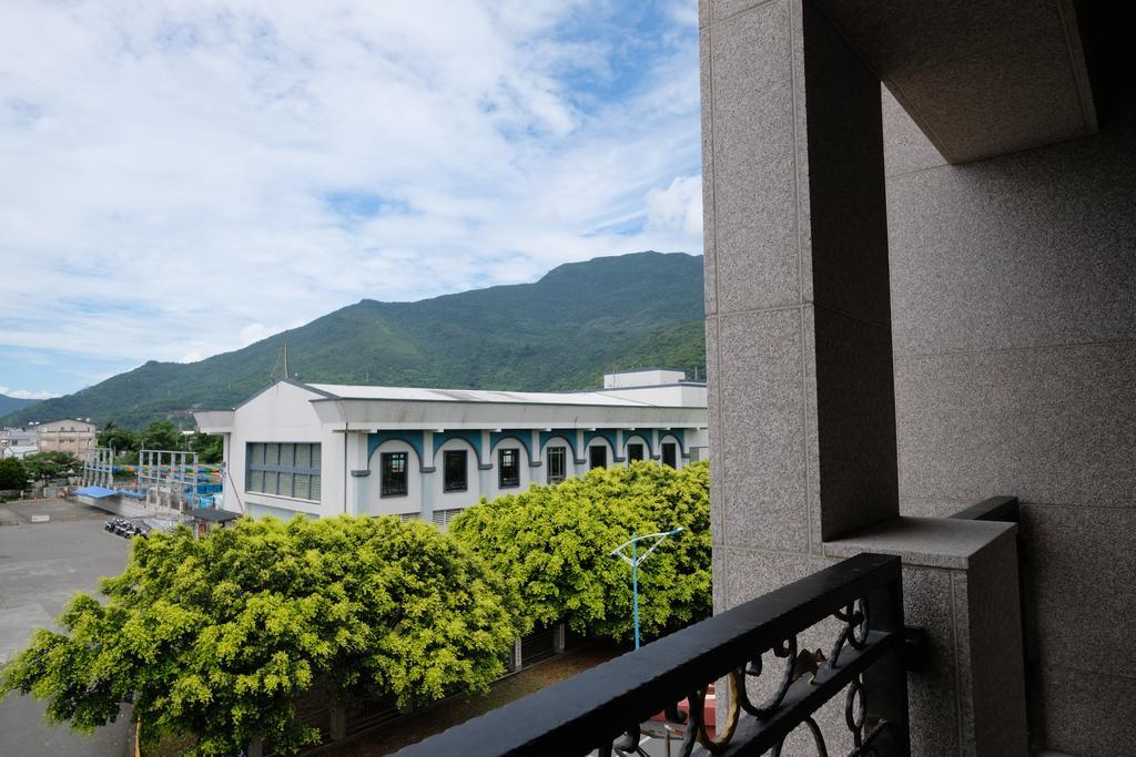 Iliving B&B Hualien City Exterior photo